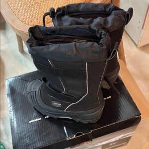 Kids Baffin Black Insulated Snow Boots